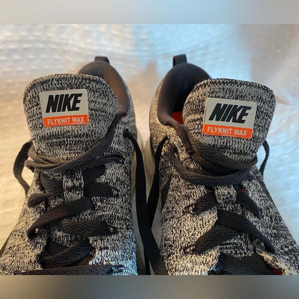 Nike FLY KNIT MAX Sz 6